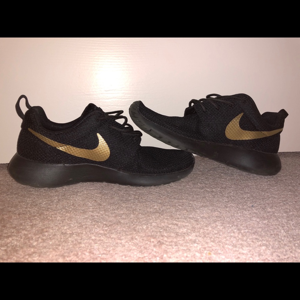 nike roshes